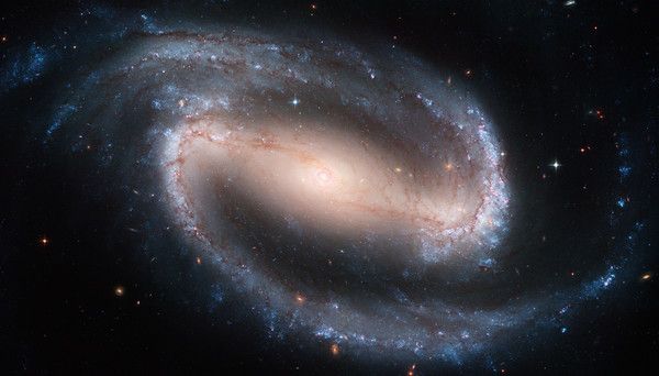 Galaxia espiral barrada NGC 1300